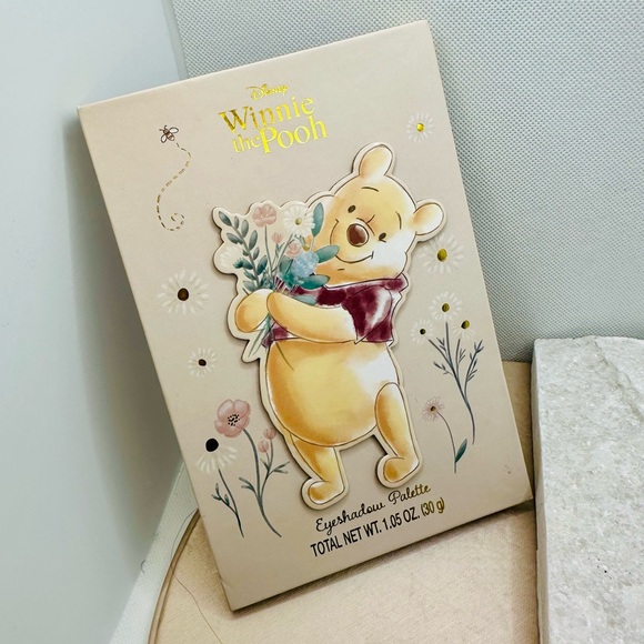 NEW! Disney Winnie the Pooh Eyeshadow Palette 12 Shades Full Size w/ Mirror - Picture 1 of 13